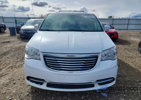 2016 Chrysler Town & Country Touring z USA, uszkodzony, nr VIN 2C4RC1BG9GR187849